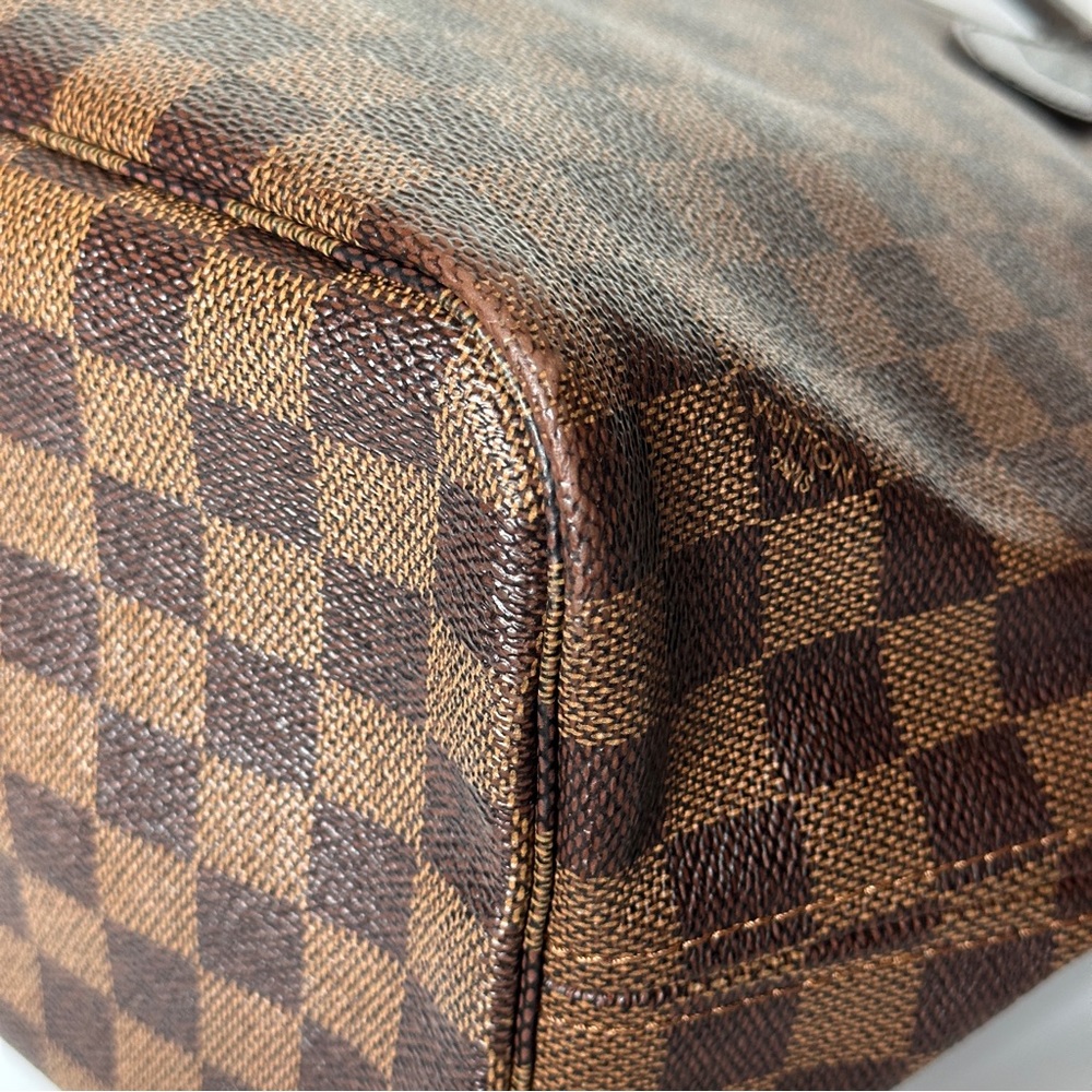 Louis Vuitton DE Neverfull MM Cherry Tote - Picture 6 of 16